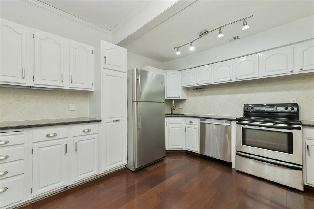 232 Beacon St, Back Bay