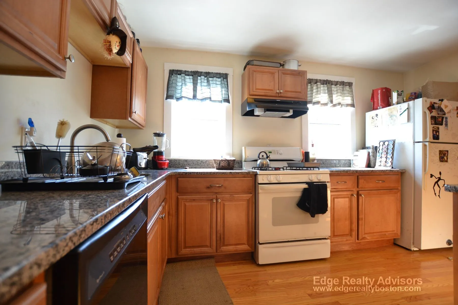 345 Market St, Oak Square