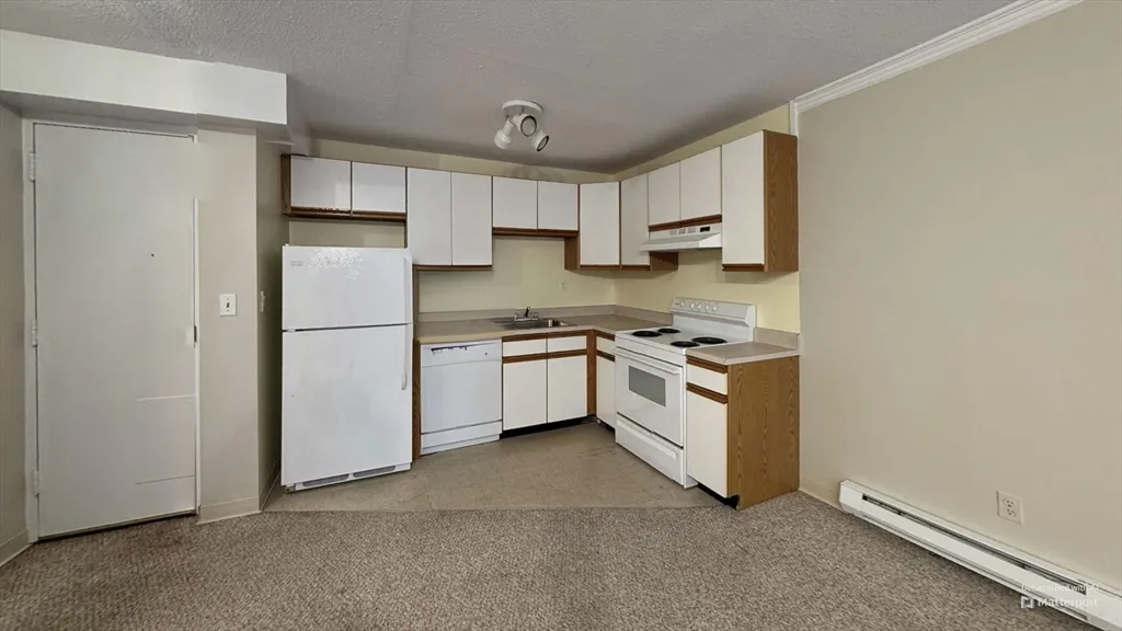 1691 Cambridge St, Mid-Cambridge