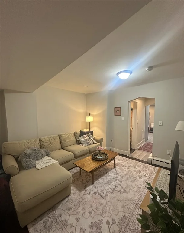 847 Beacon St, Fenway