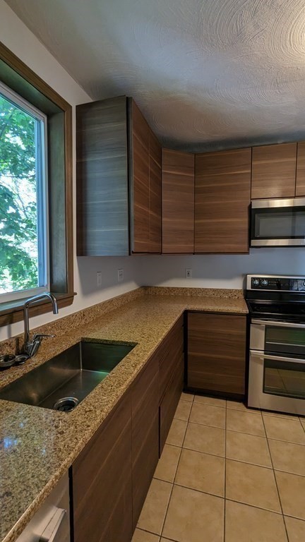 247 School St, Revere