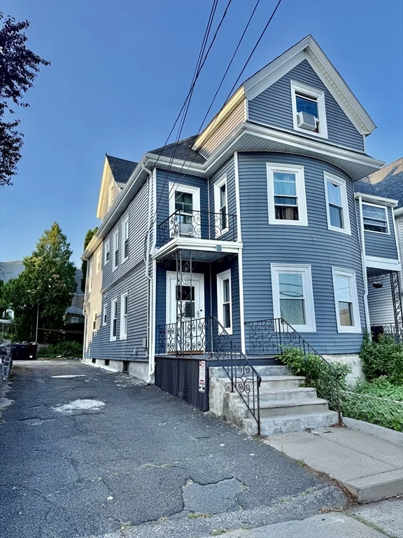 78 Summer St, Everett