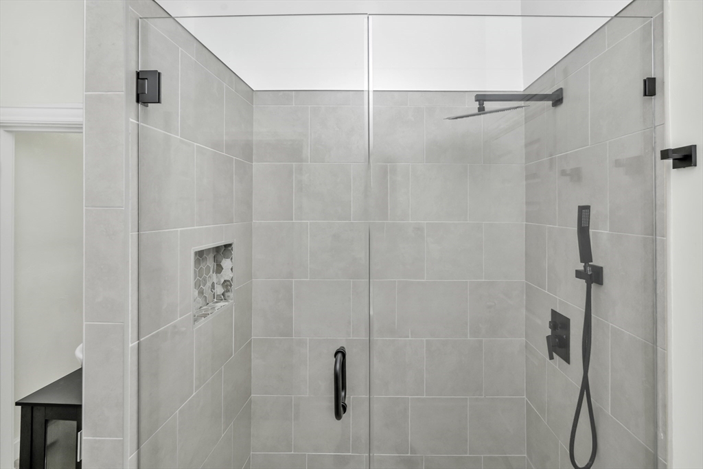 8 Shawmut Ter, Malden