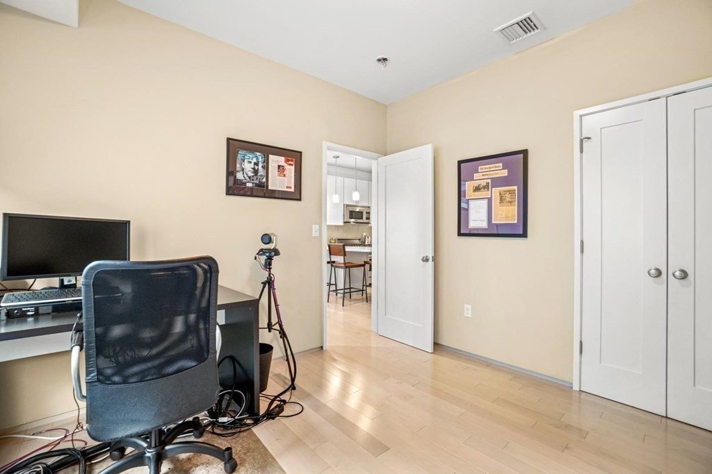 345 D St, South Boston