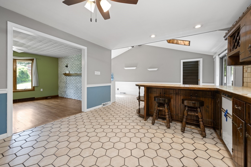 47 Oriole Dr, Dracut