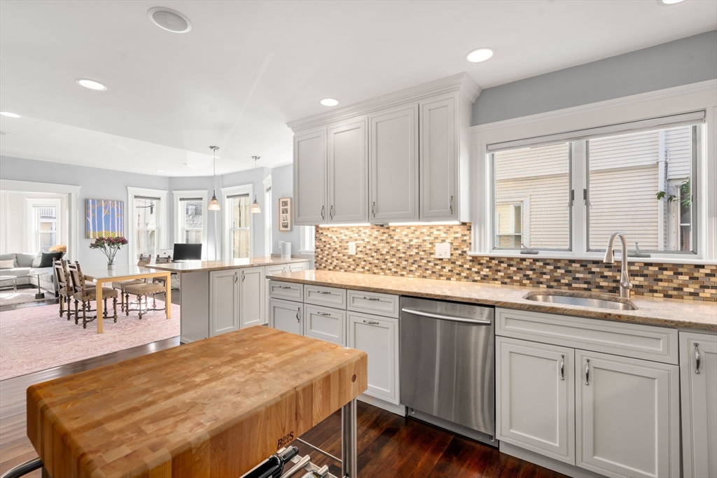 84 Pearson Rd, Tufts