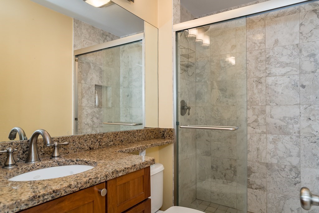 8 Garden Ct, North End