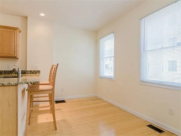 137 W 9th St, South Boston