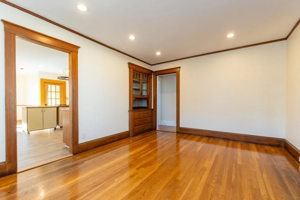 81 Cushing Ave, Belmont