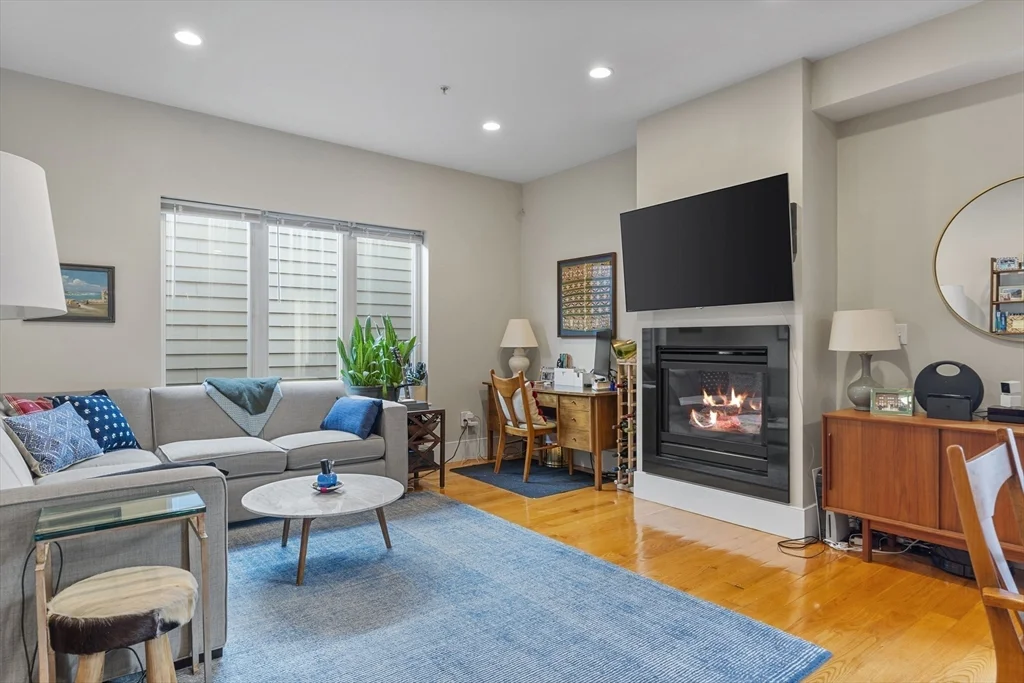 200 Silver St, South Boston