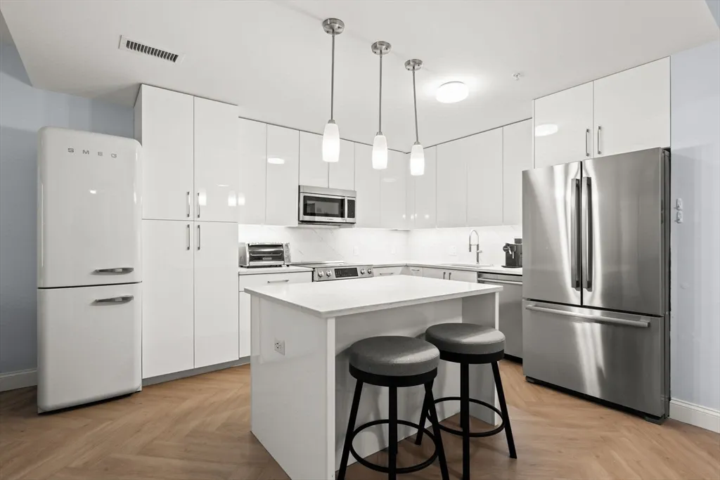 771 Harrison Ave, South End