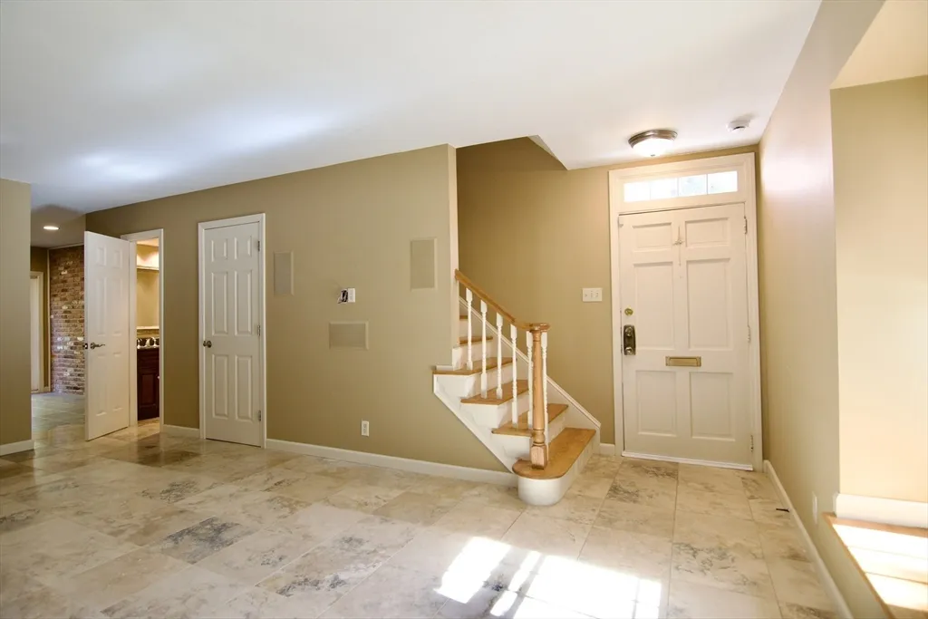 20 Smithfield Ct, Forest Park