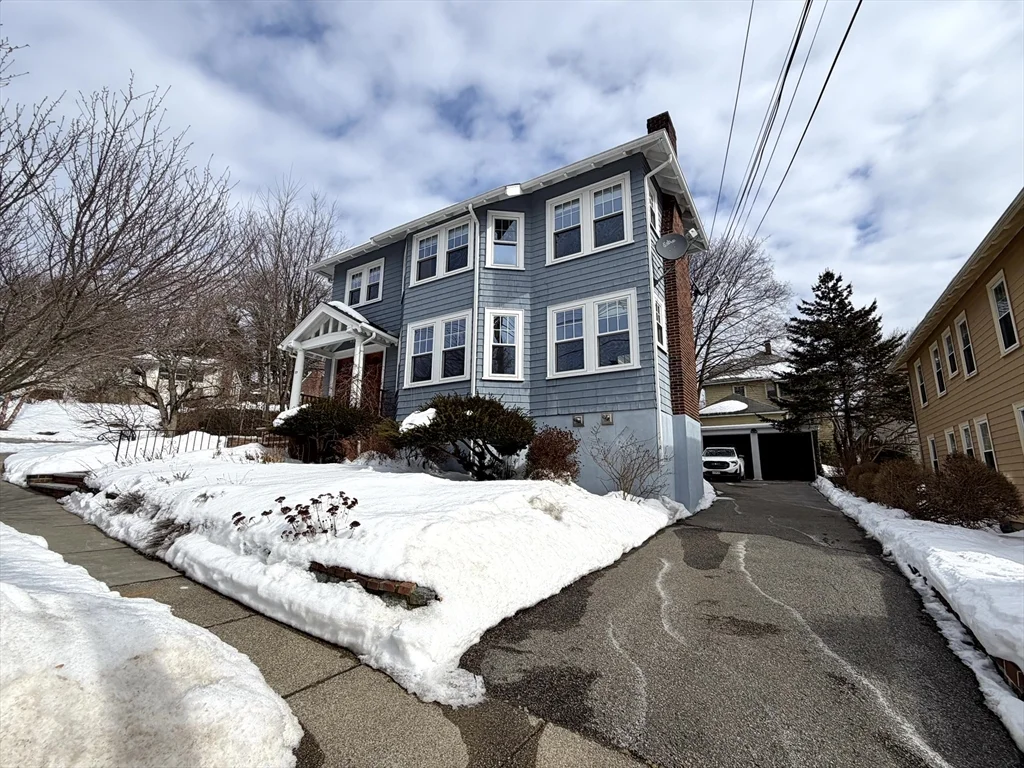 31 Oakley Rd, Watertown