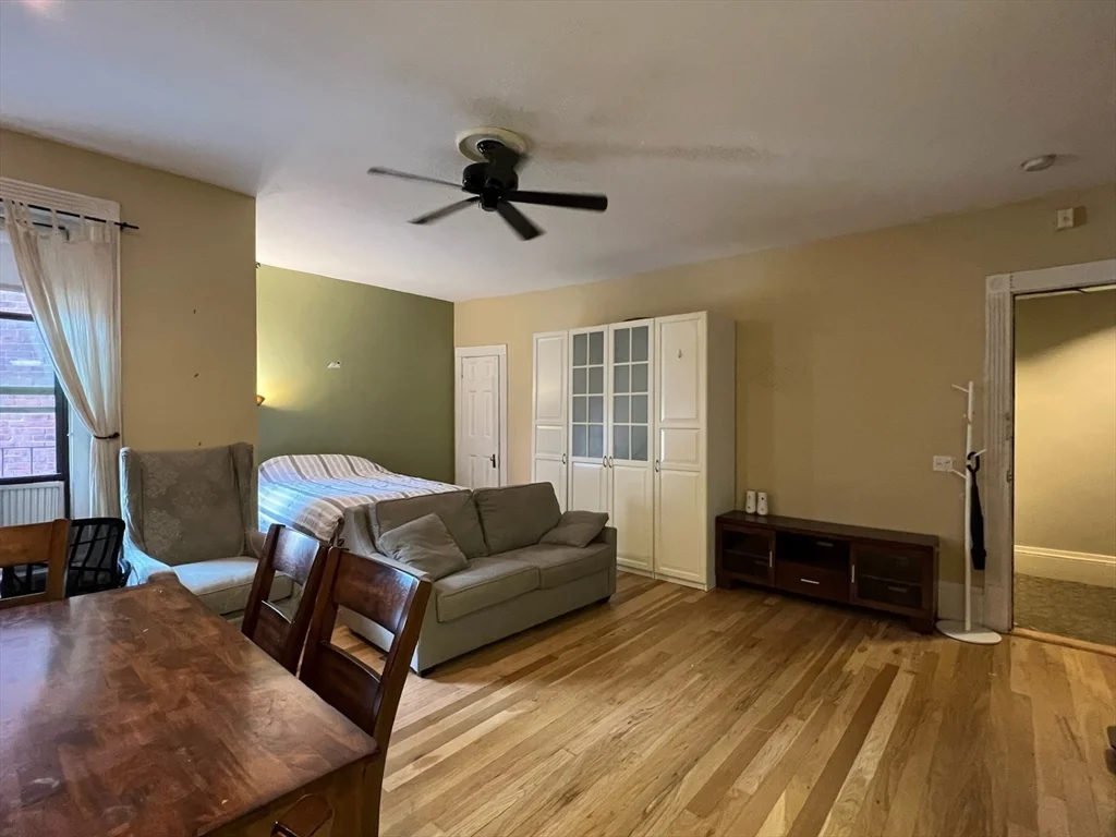 271 Dartmouth St, Back Bay