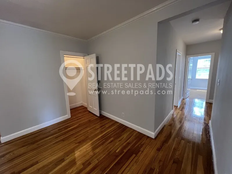 1163 Beacon St, Longwood