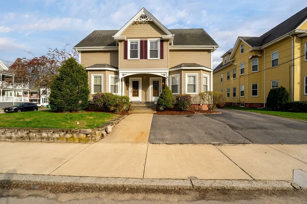 4 Prospect St, Attleboro