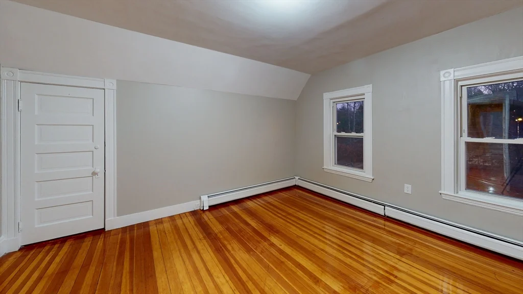 1011 Washington, Newtonville