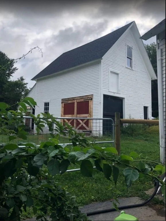 72 Ash St, Winchendon