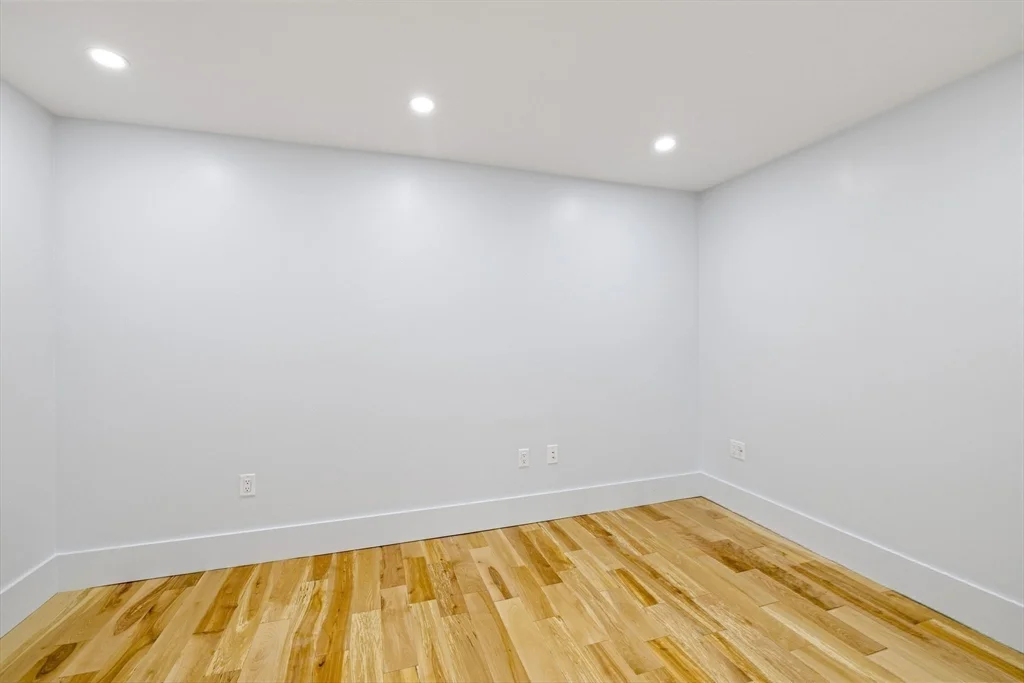 133 Spring St, East Cambridge