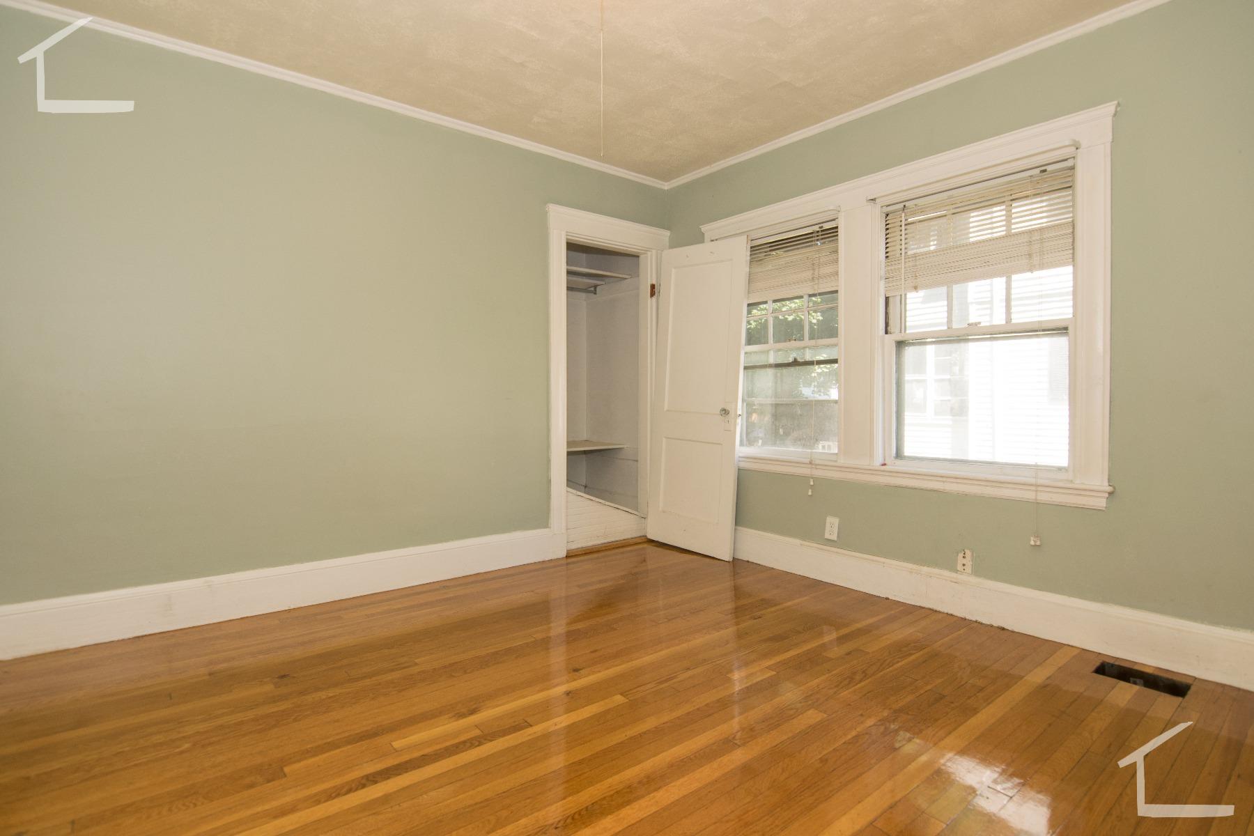 8 Hobson St, Oak Square