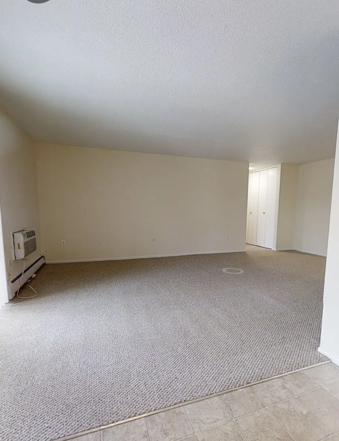 20 Queens Way, Framingham