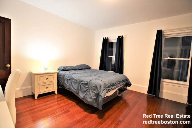 18 Holton St, Allston