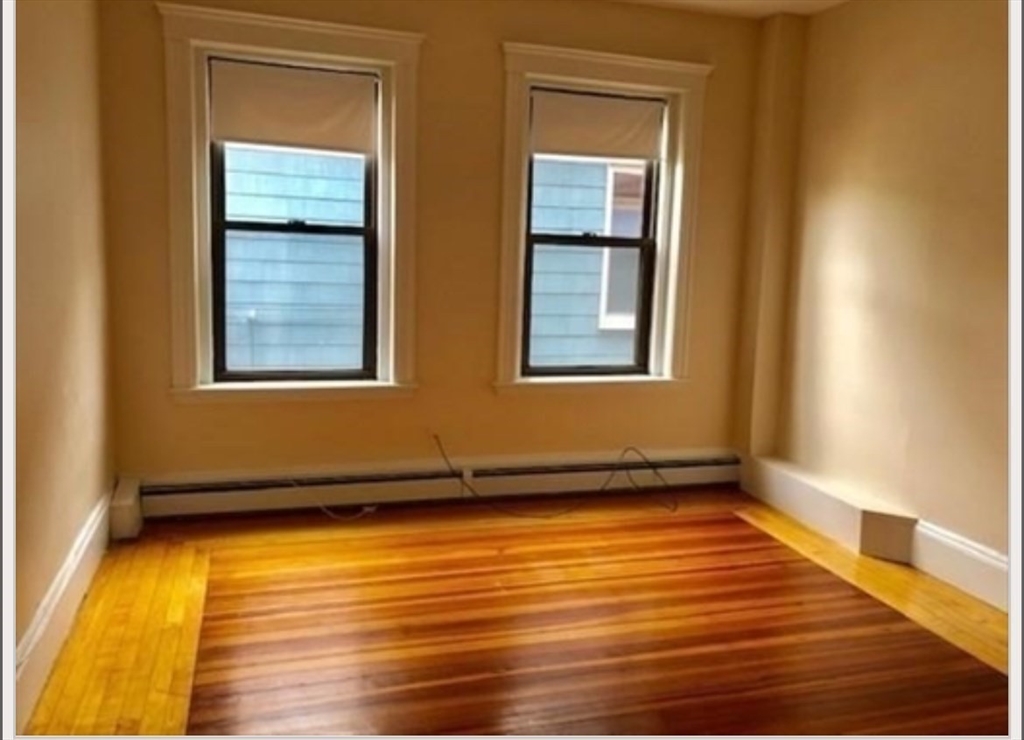 108 Bristol Rd, Somerville