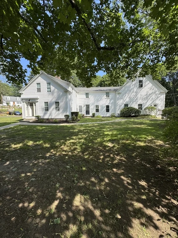 466 Center St, Hanover