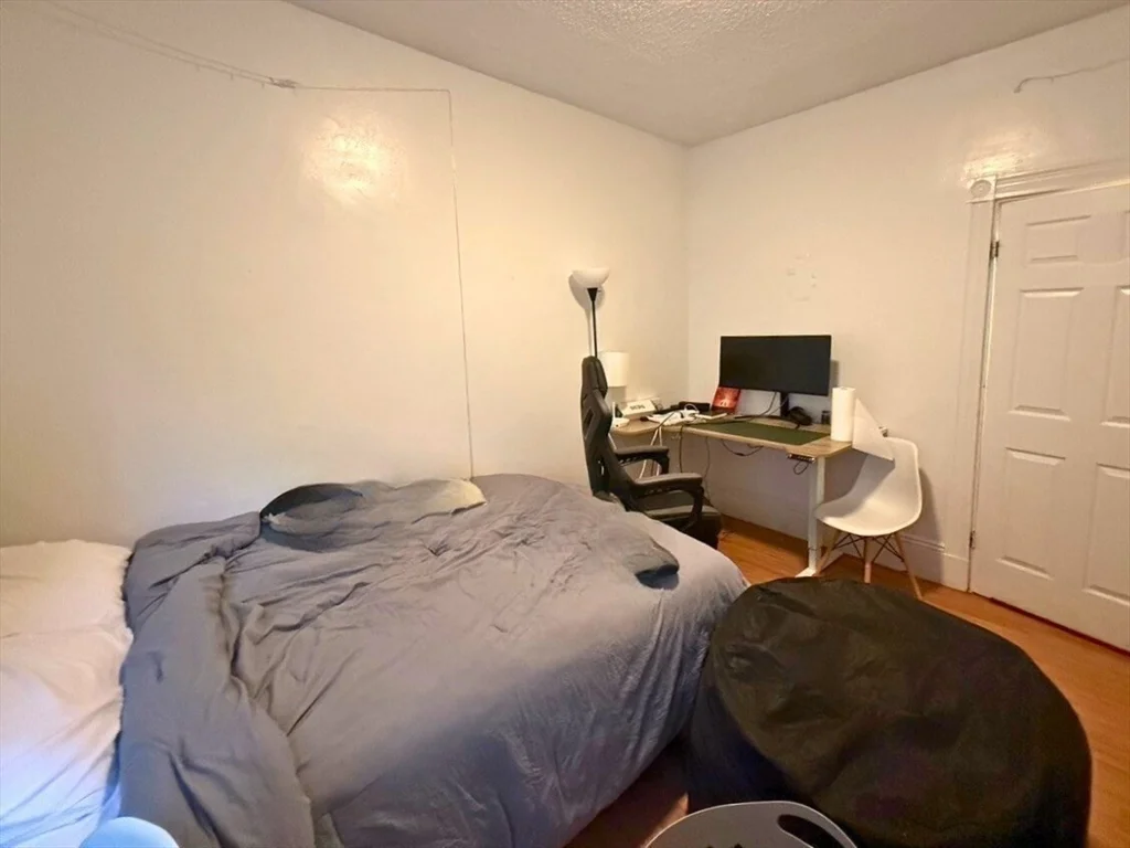 34 Cherokee, Mission Hill