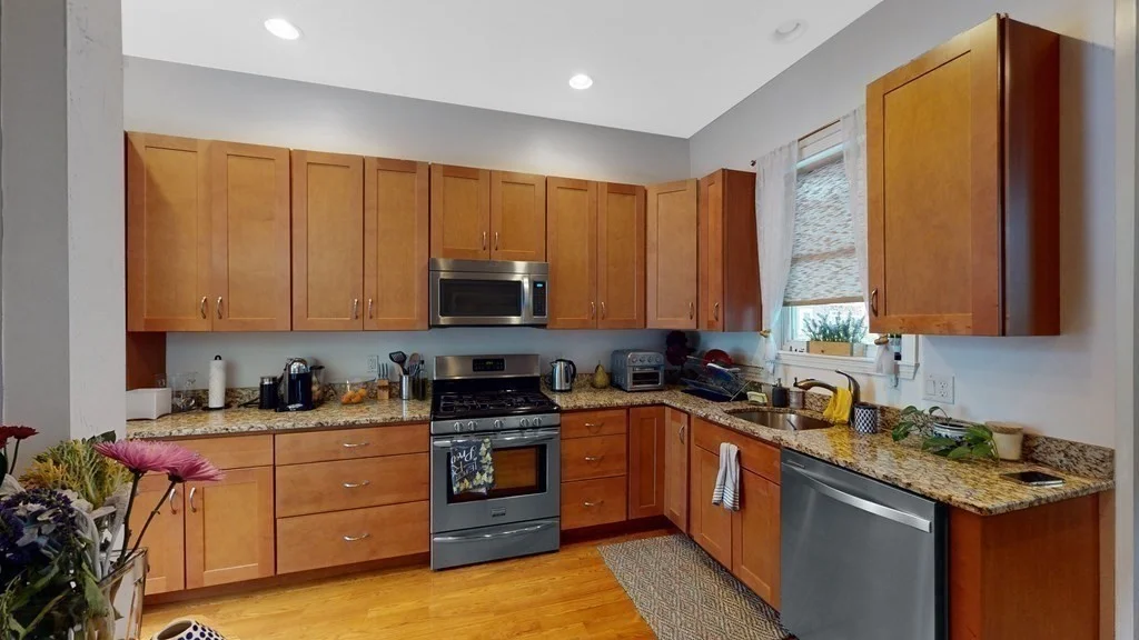 14 Holbrook St, Jamaica Plain