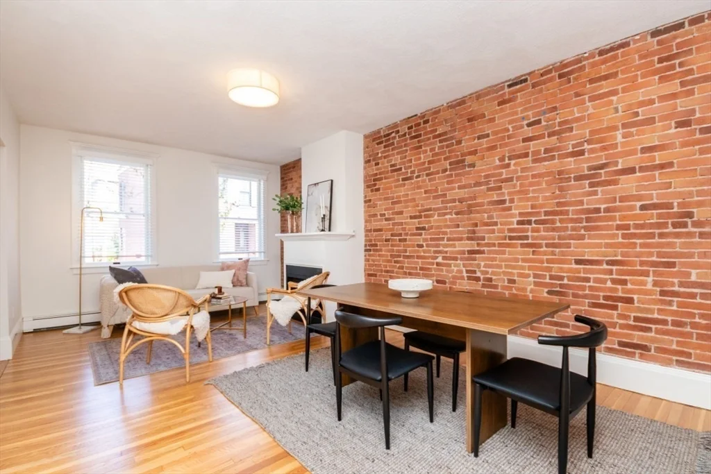 298A Bunker Hill St, Charlestown