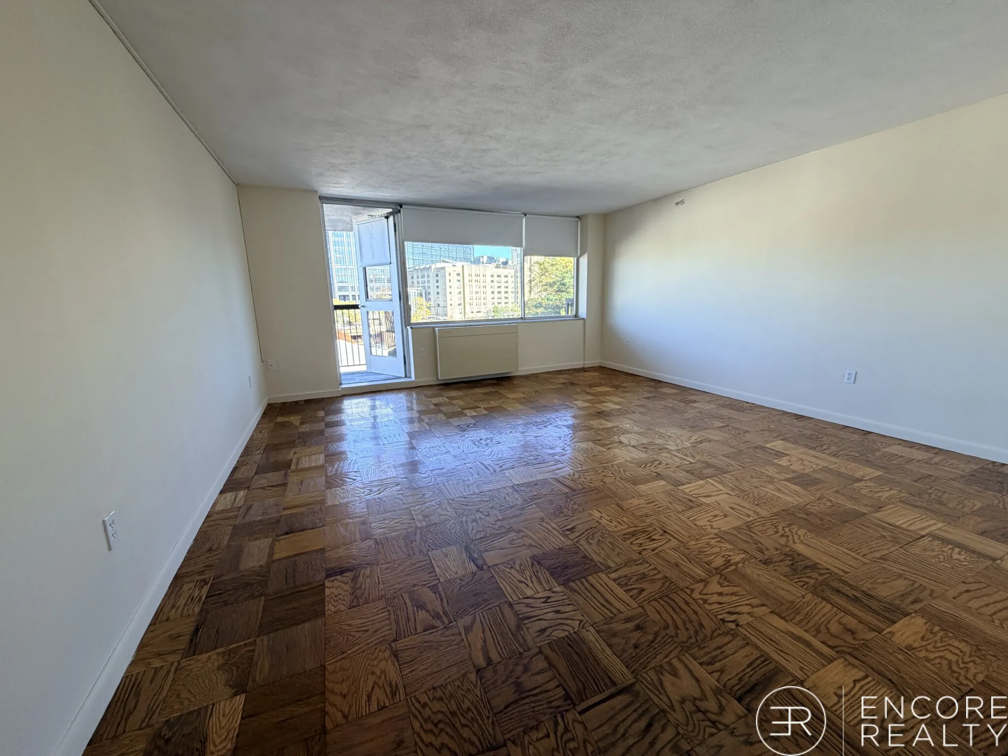 101 Monmouth Ct, Longwood