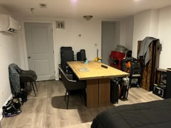 47 Clifford St, Roxbury