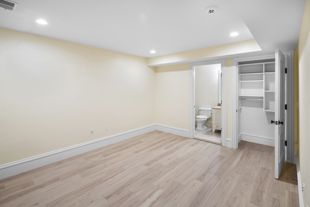 72 Drumlin Rd, Newton