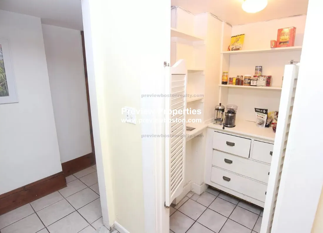 9 Braemore Rd, Brighton