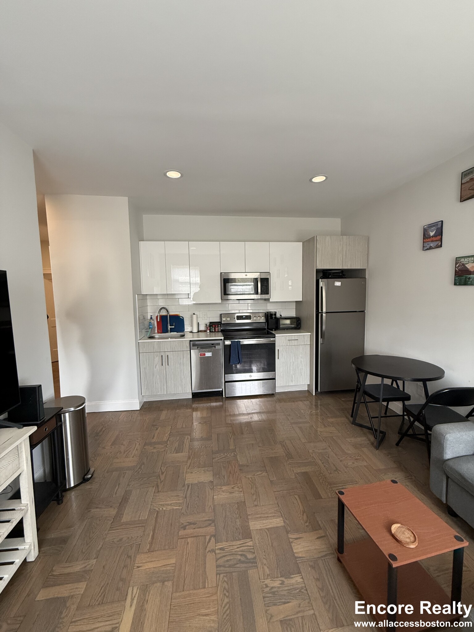 28 Queensberry St, Fenway