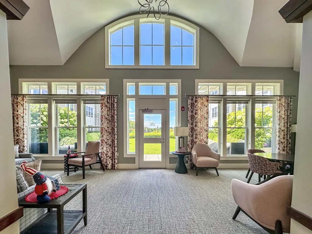 25 Stonehaven Dr, Weymouth