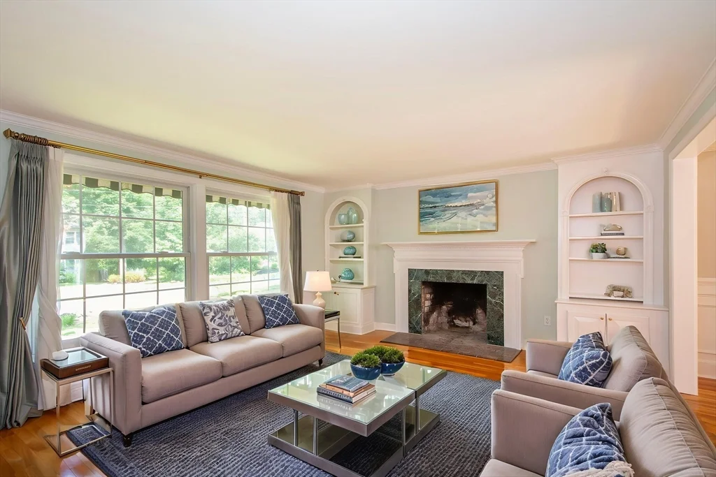 45 Old Pasture Rd, Cohasset