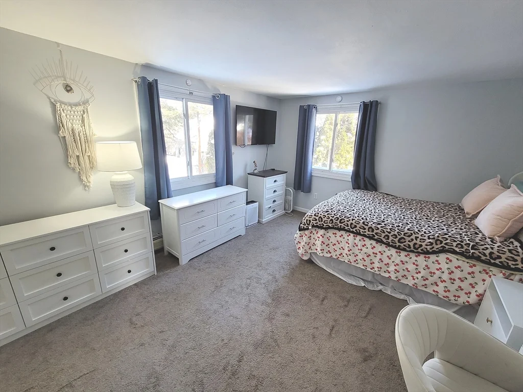 273 Forge Village Rd, Groton