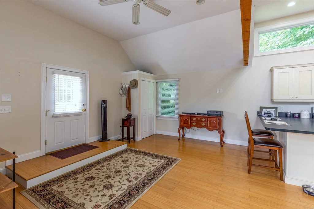 44 Russell St, Downtown