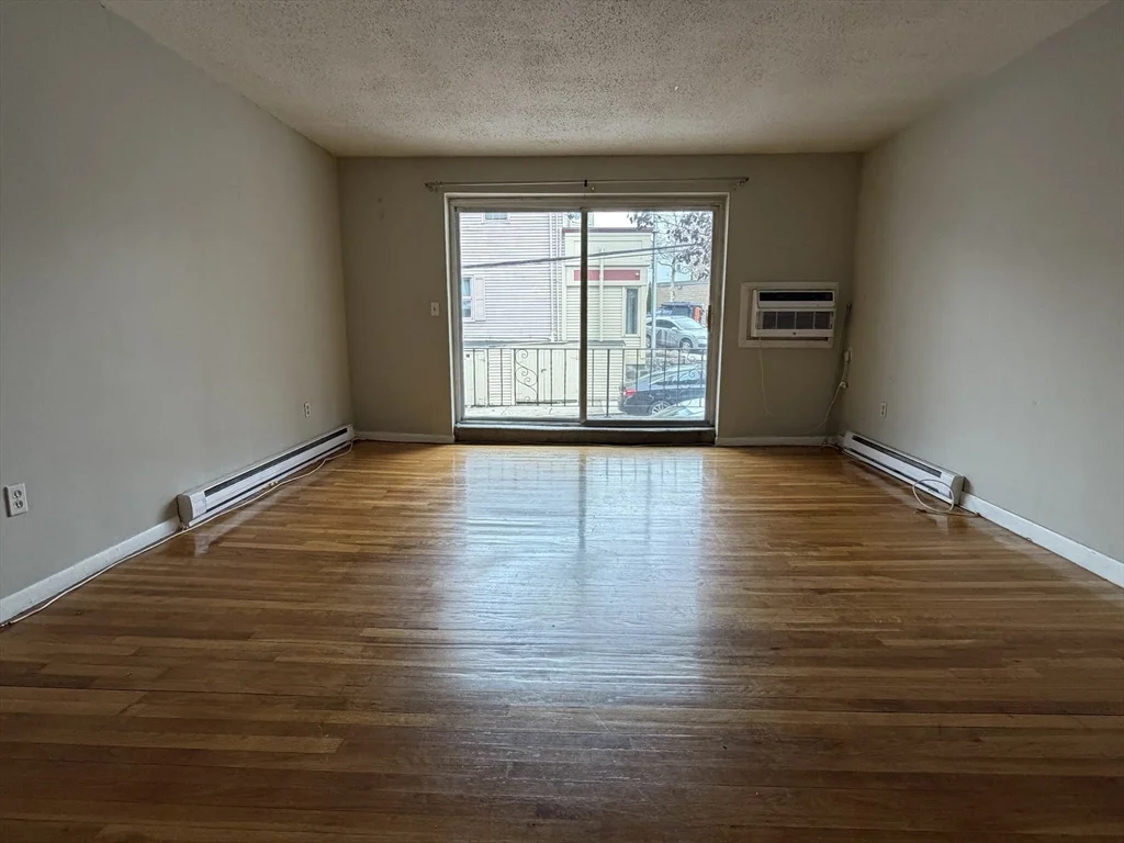 8 Kittredge St, Roslindale