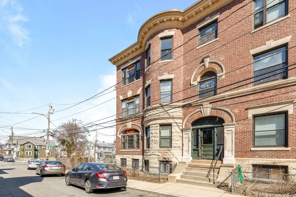 21 Royal St, Allston