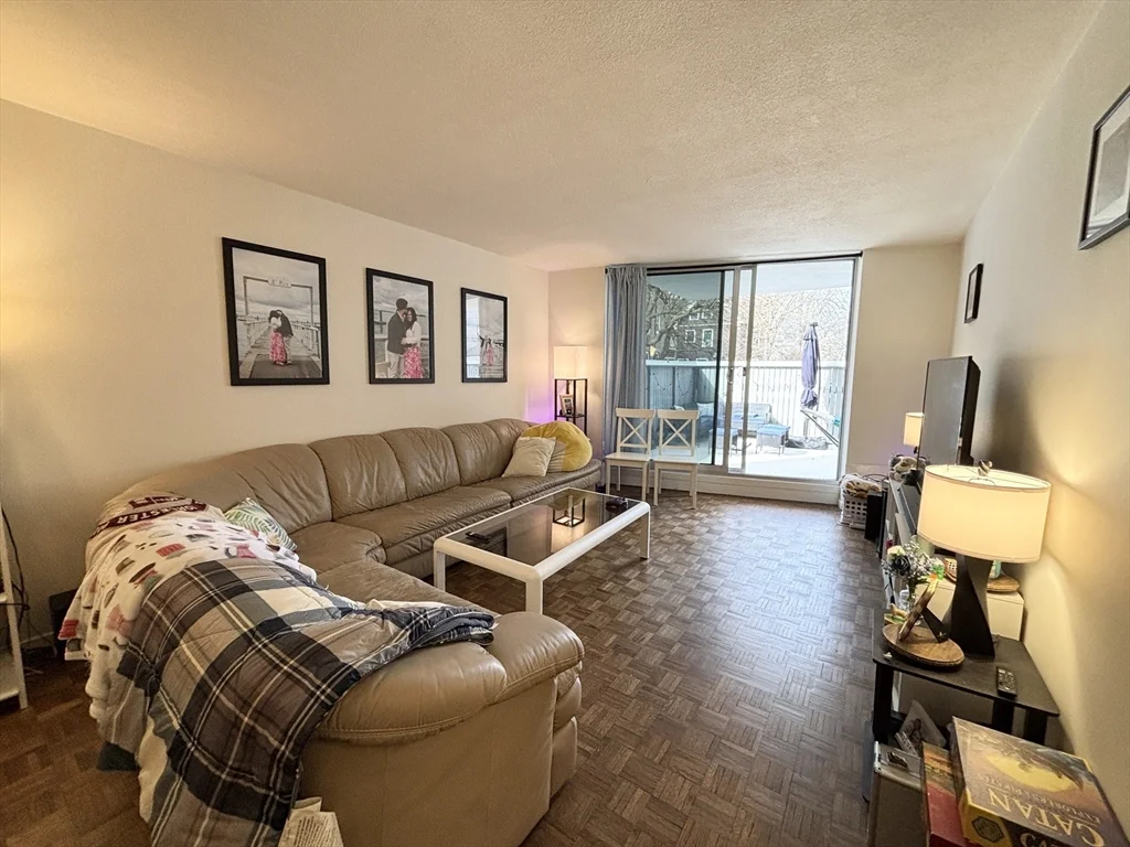 19 Winchester St, Coolidge Corner