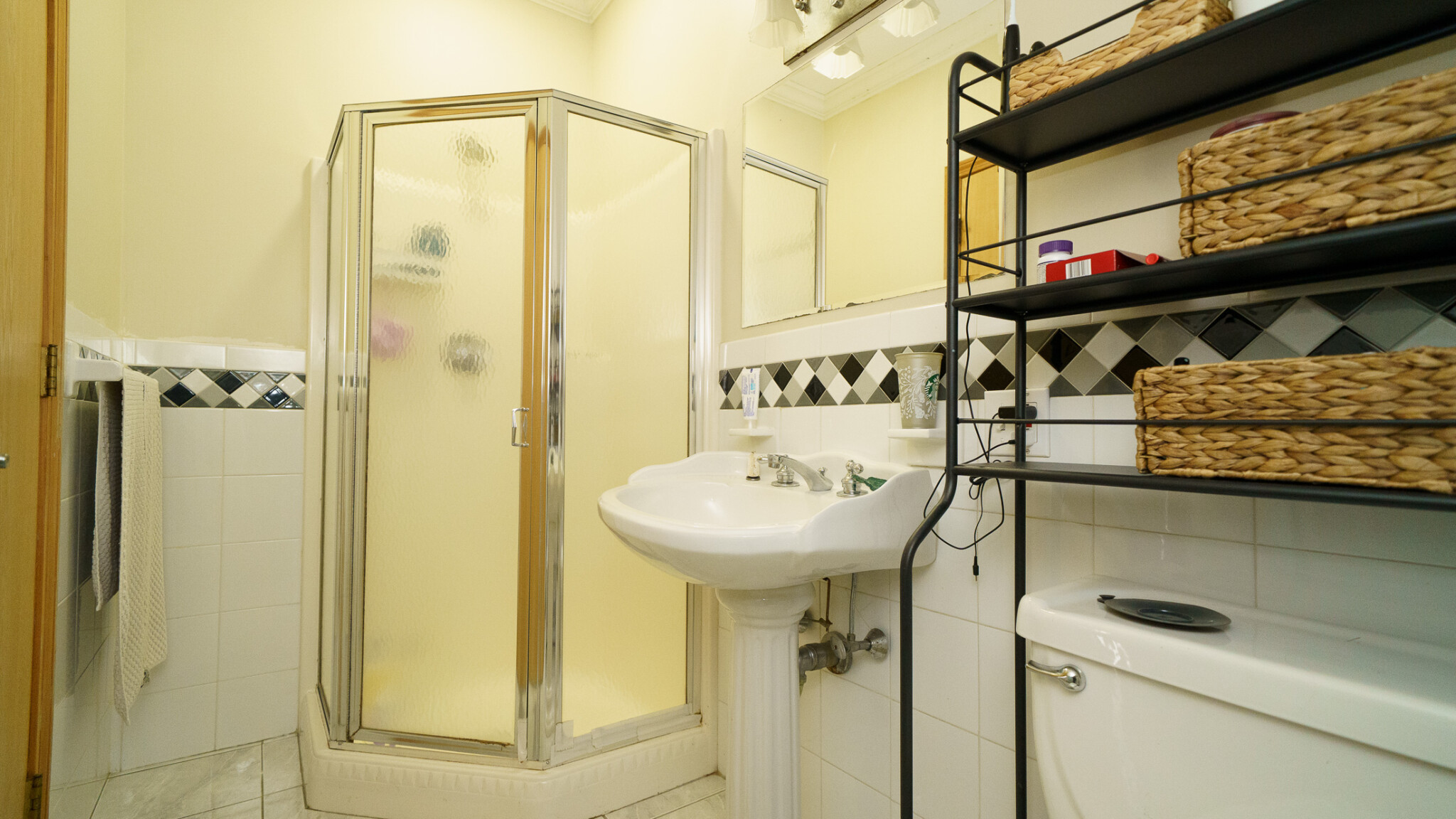 16 Central Ave, Newtonville