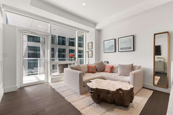 50 Liberty Dr, Seaport District