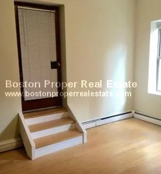 160 Saint Botolph St, Back Bay