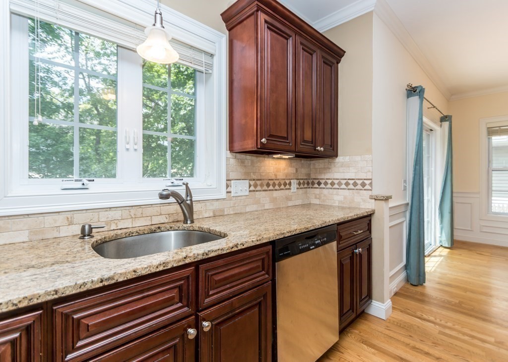 67 Trimount Ave, Waltham