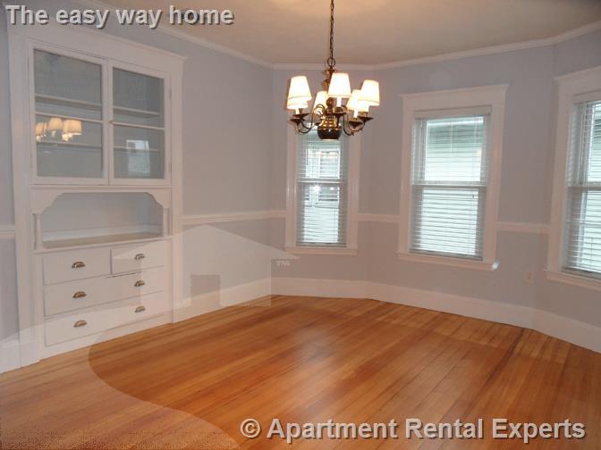 35 Frederick Ave, Tufts