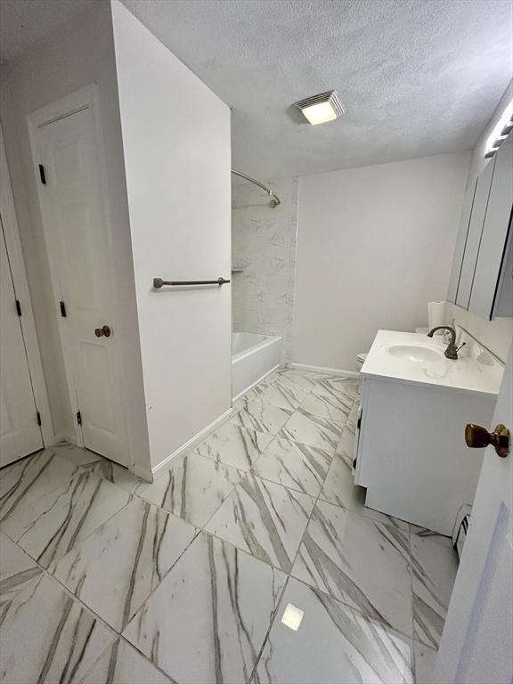 12 Homeward Ln, Natick