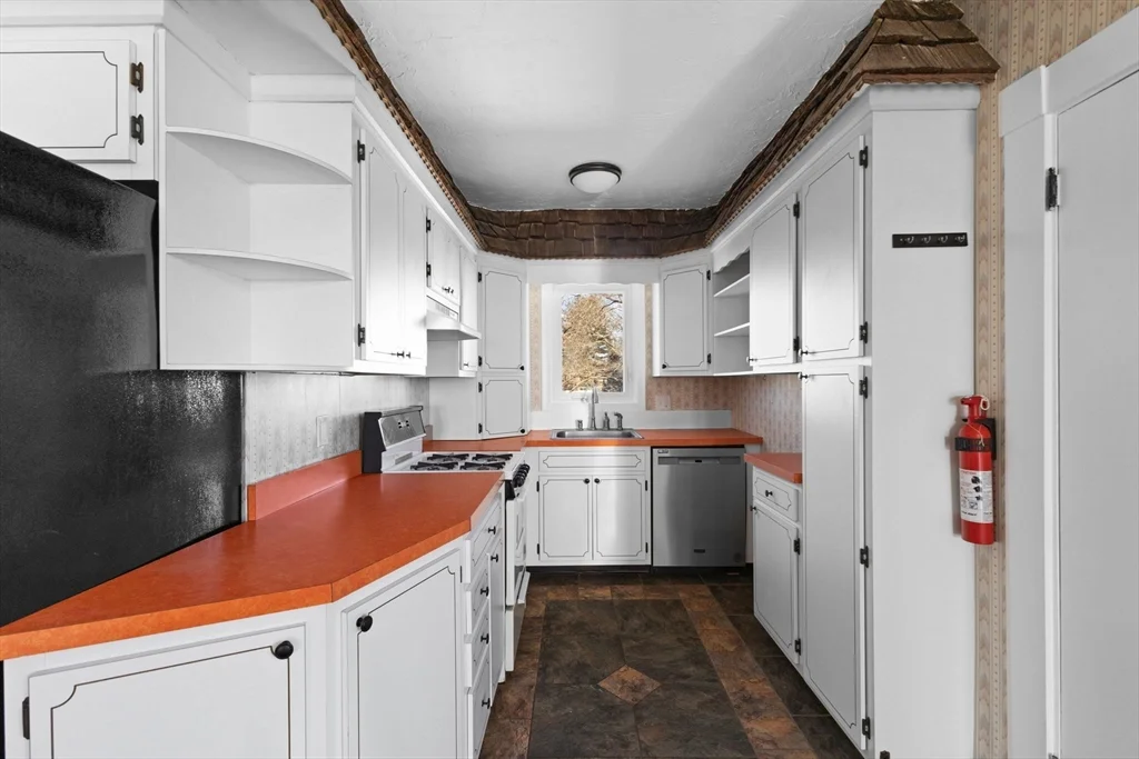 12 North St, Fairhaven